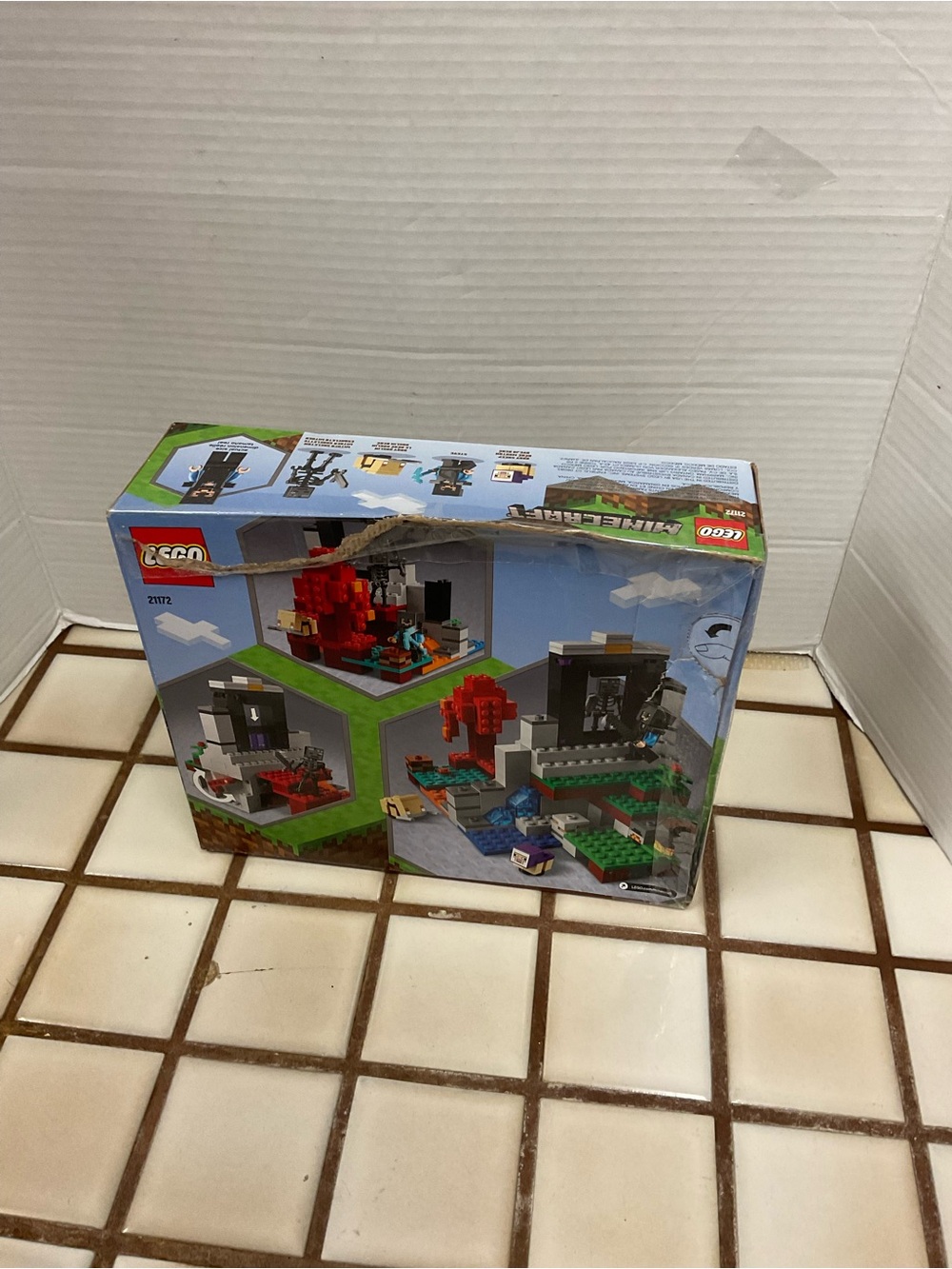 LEGO Minecraft Ruined Portal Playset - Green, Blue, Purple, Red - Picture 3 of 6
